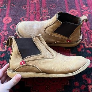 Women’s Genuine Leather Oliberte Chelsea Boot